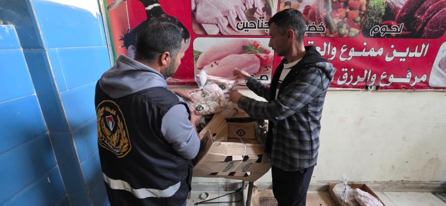 مباحث التموين" بخانيونس تضبط 44 طنًا من المجمدات الفاسدة والمنتهية الصلاحية