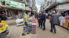 جولة تفقدية لشرطة البلديات ومركز النصيرات على الأسواق