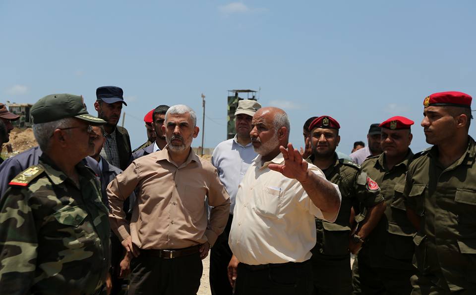 قيادتا حماس واللجنة الإدارية تتفقدان الحدود الجنوبية