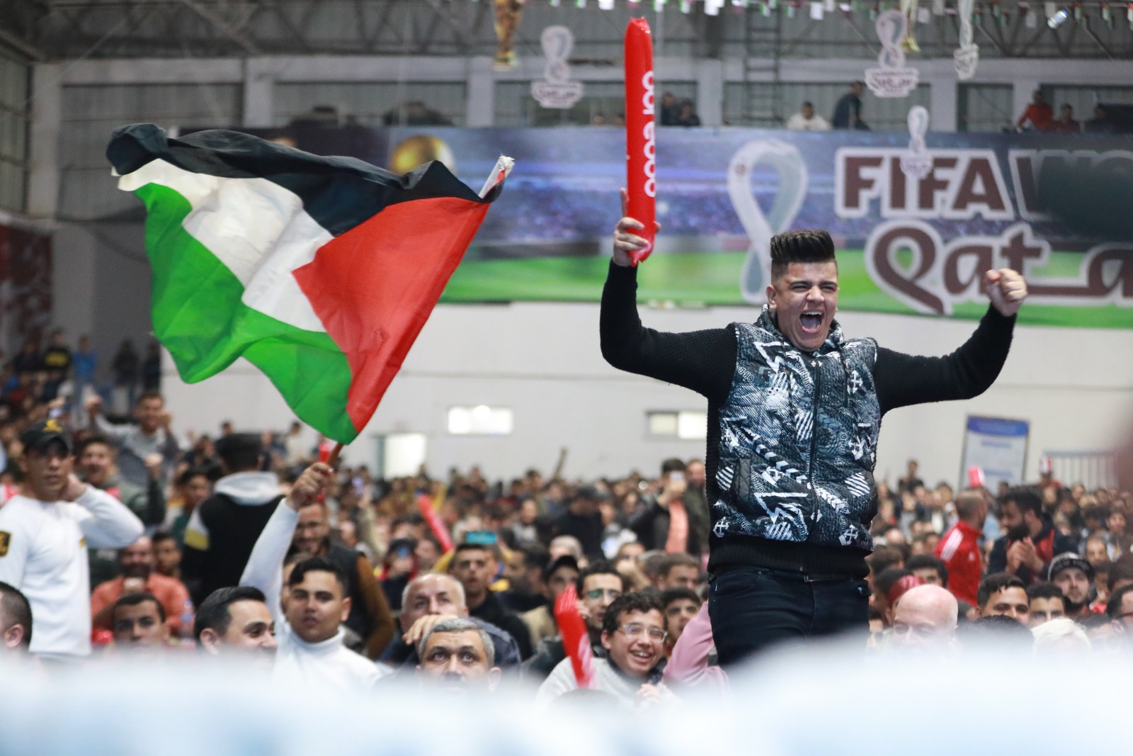 أجواء متابعة المواطنين في غزة مباراة نهائي كأس العالم - قطر 2022 مساء اليوم.