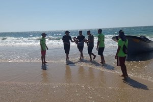 الشرطة البحرية تُنقذ 4 مواطنين تعرضوا للغرق في عرض بحر رفح