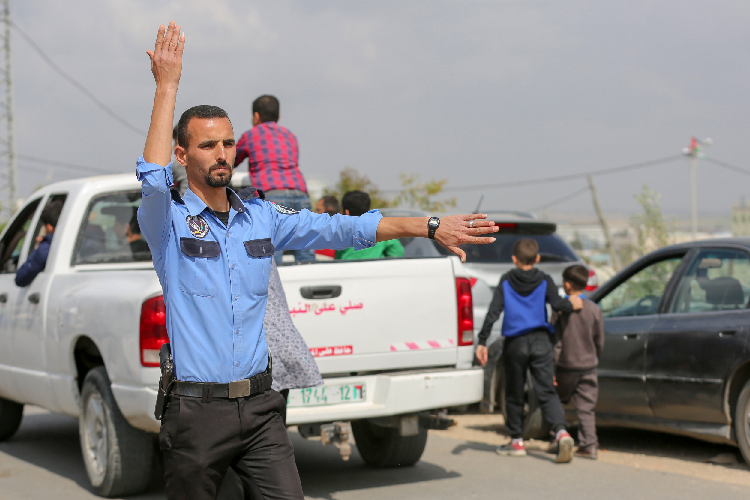 وزارة الداخلية تؤمن وتسهل حركة الجماهير في مسيرات العودة	