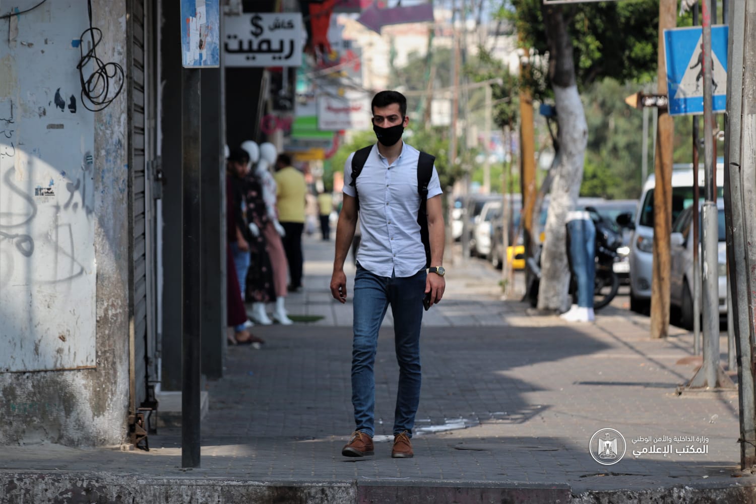 حركة المواطنين بمدينة غزة في ظل تخفيف حظر التجوال بعدد من المناطق