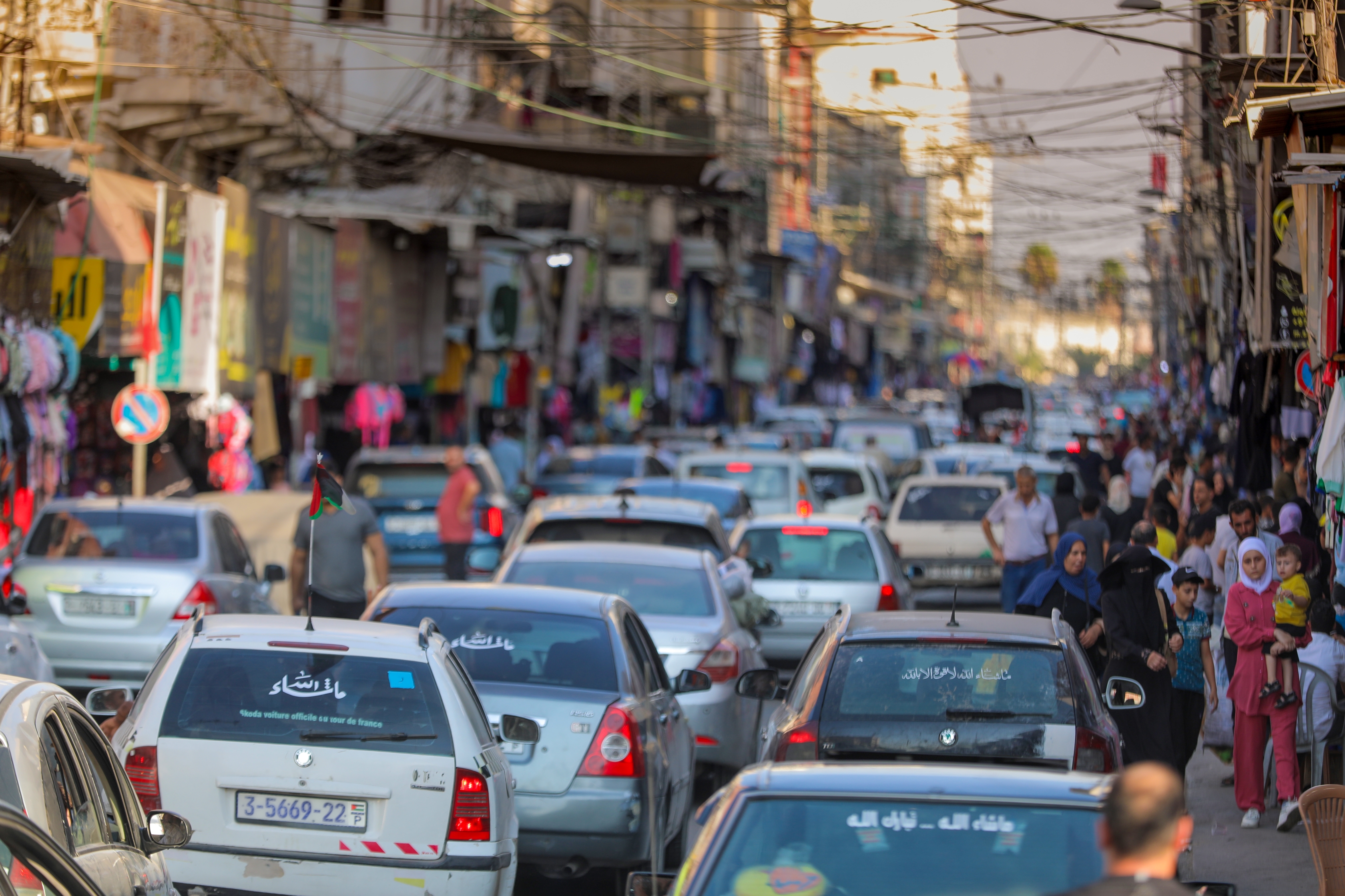 استعدادات المواطنين في غزة لاستقبال العام الدراسي الجديد 