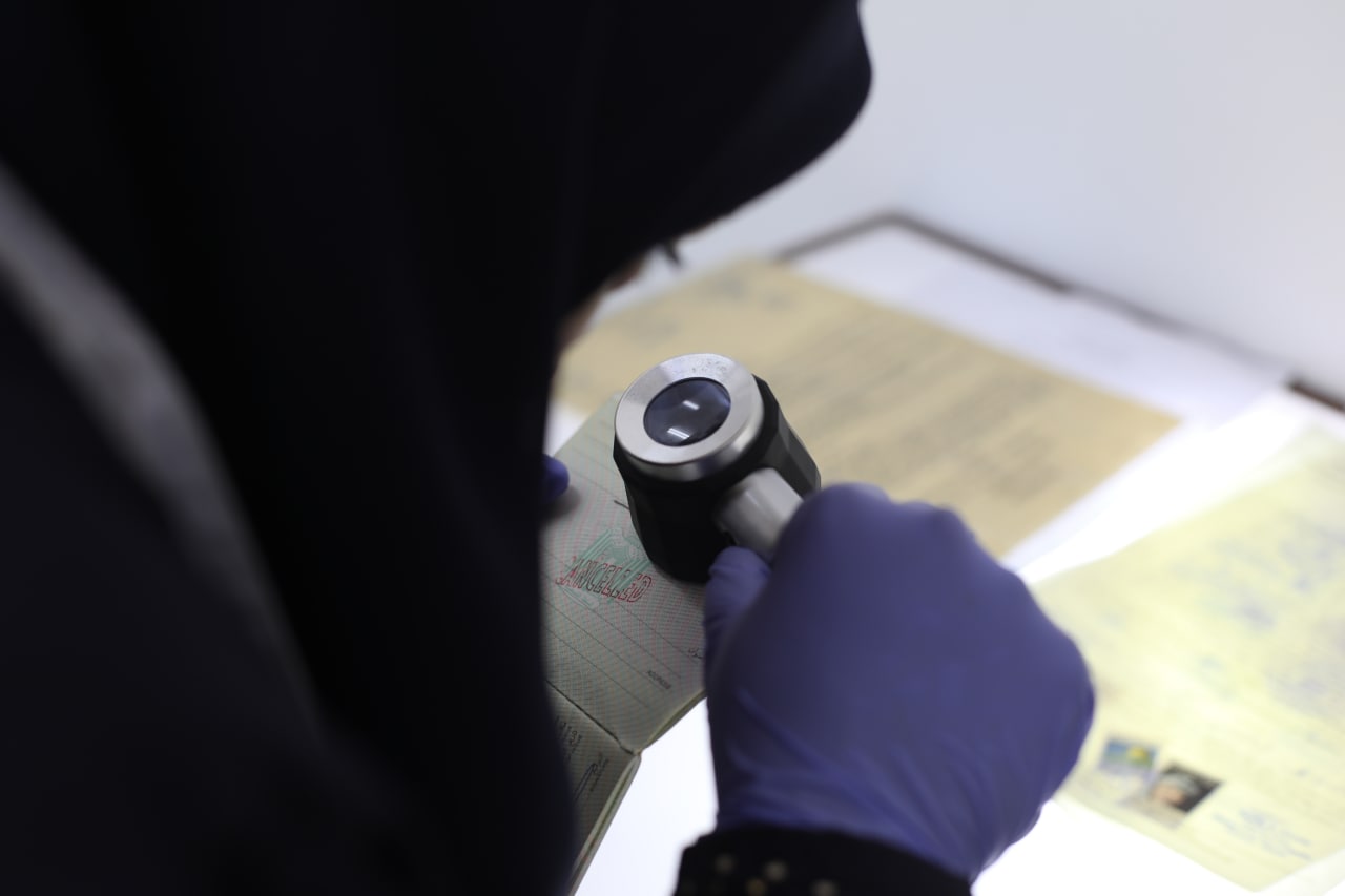 صور "المعمل الجنائي" بالشرطة.. نُخب علمية لتحقيق العدالة.