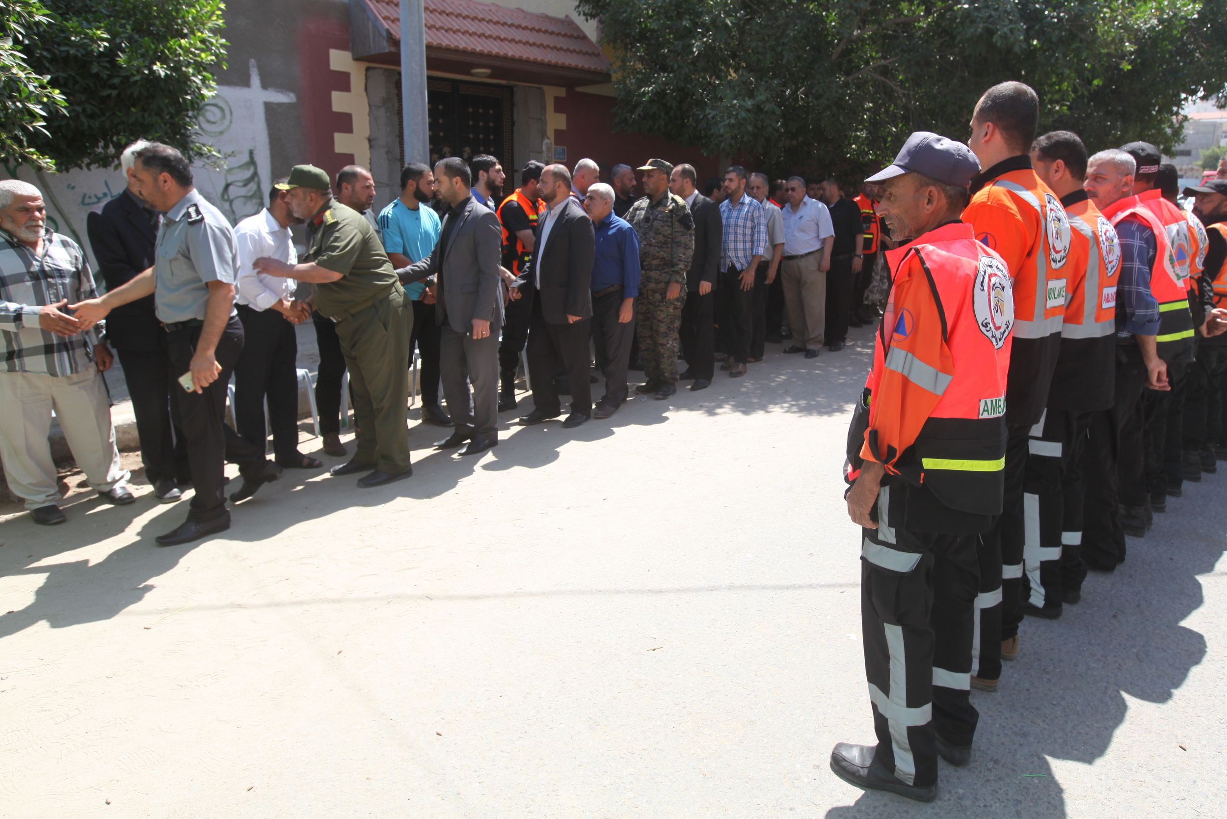 قيادة "الداخلية" تقدم واجب العزاء لذوي شهداء الوزارة في مسيرات العودة بذكرى النكبة