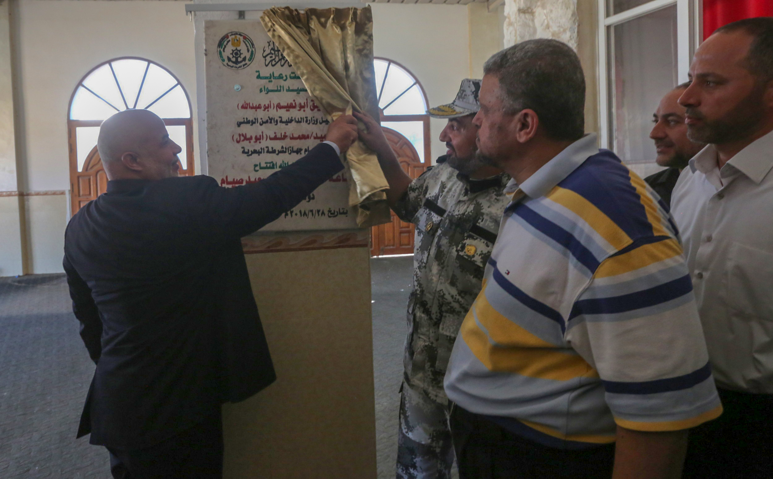 جهاز الشرطة البحرية يفتتح قاعة ومسبحاً تدريبياً