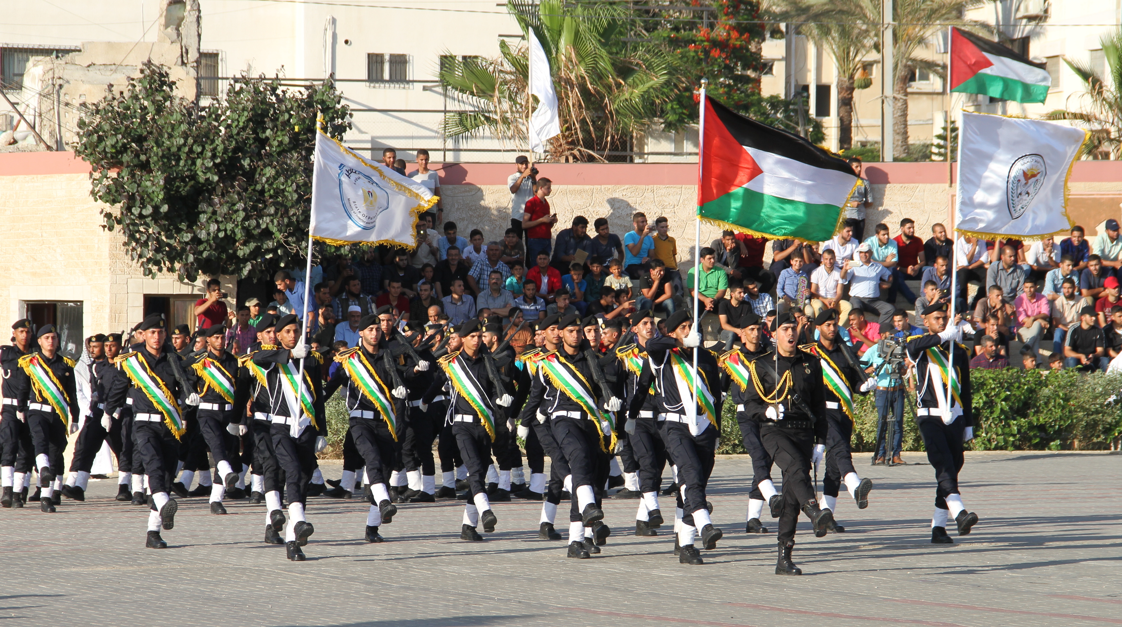 كلية الرباط تُخرّج 54 ضابطاً ضمن فوج "العودة"