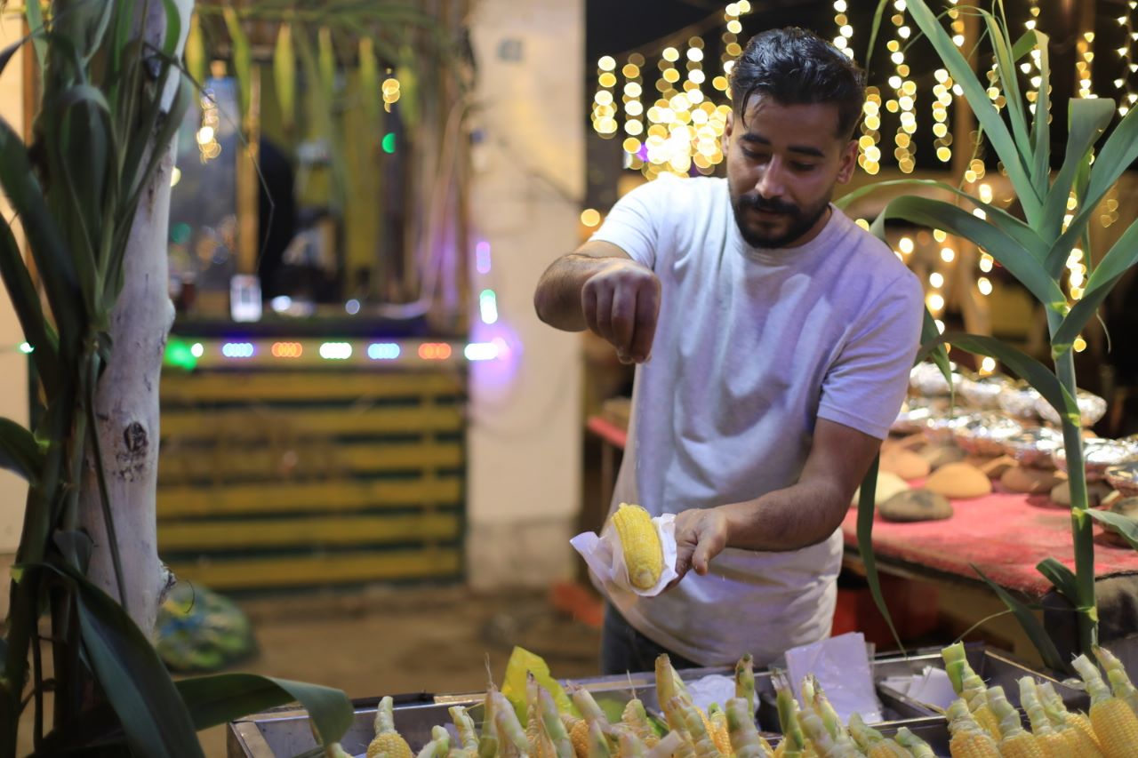 أجواء اصطياف المواطنين بغزة على شاطئ البحر وعمل أجهزة الداخلية في توفير الأجواء الملائمة