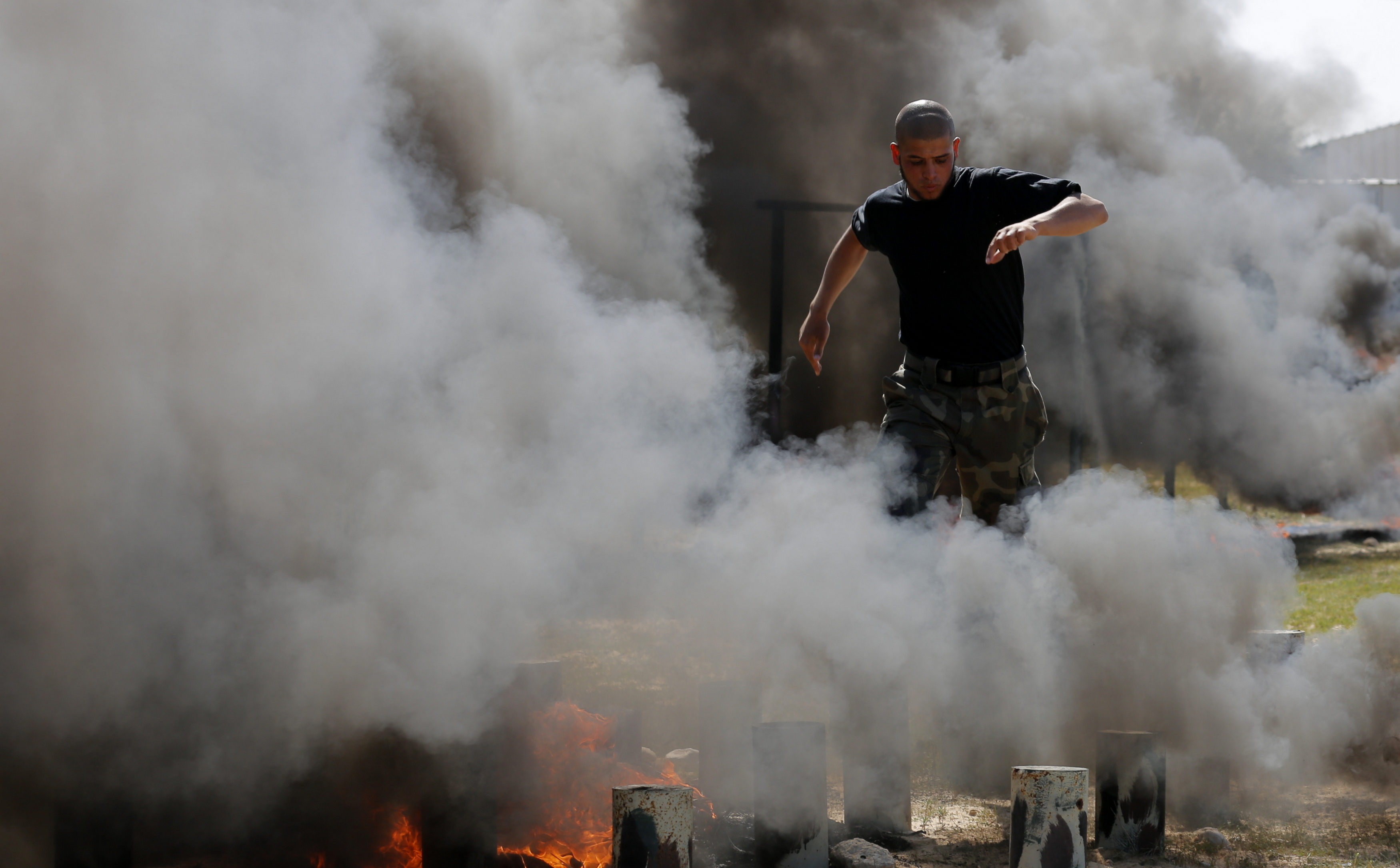 تدريبات ميـدانية لدورة المستجدين "الخاصة بوظائف الأفراد"