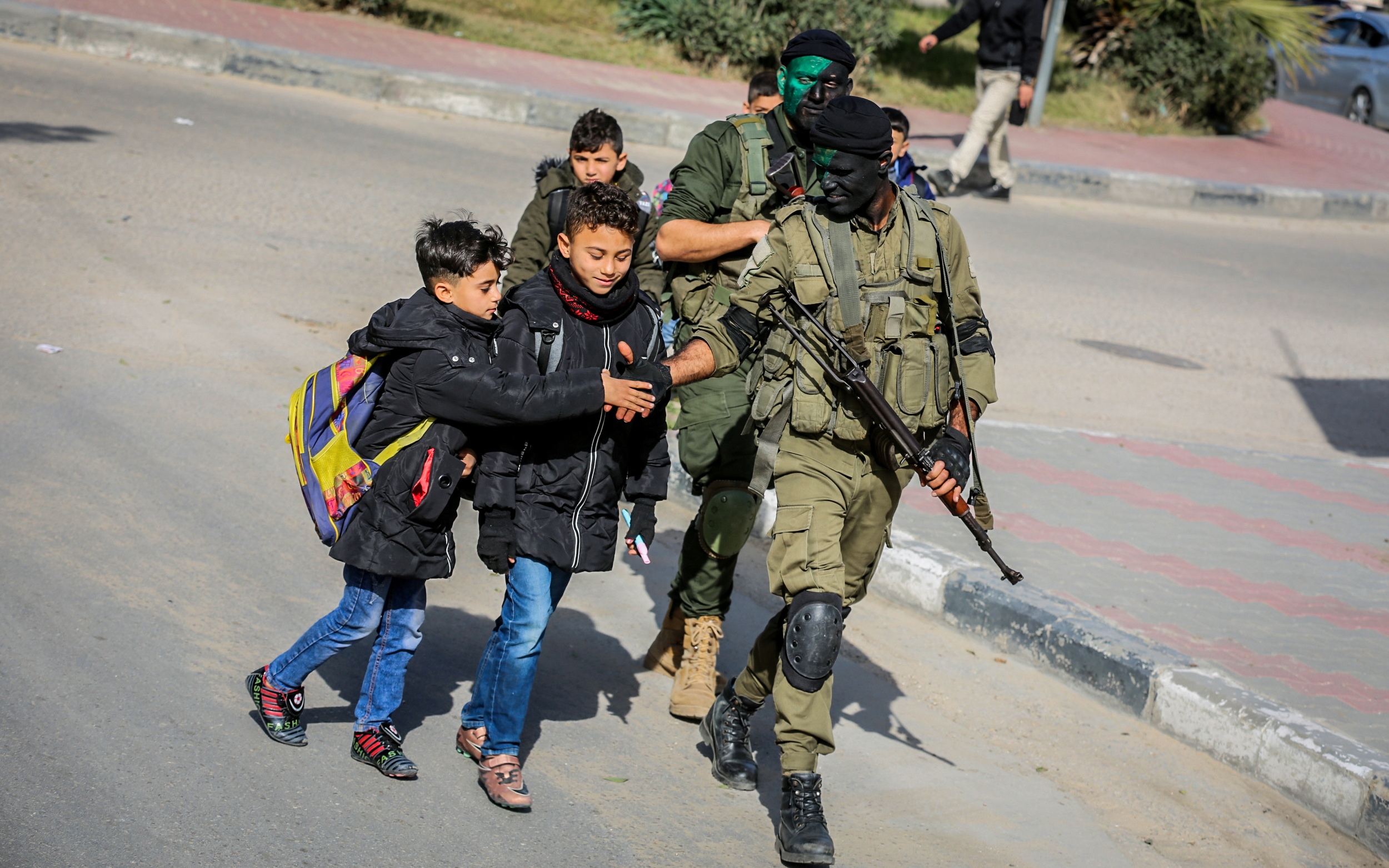 مسير عسكري لدورات قادة السرايا 5، وتأهيل الضباط 15، وصف ضباط 16 بقوات الأمن الوطني