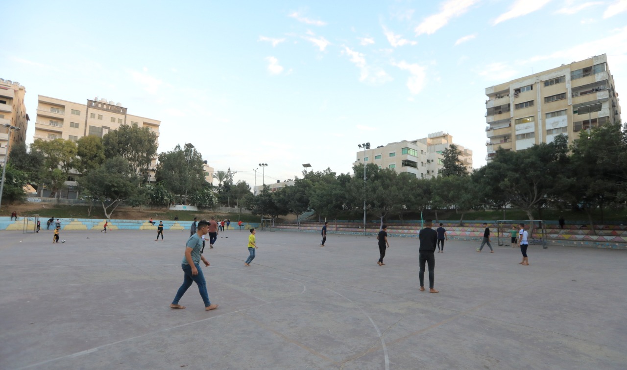 أجواء قضاء المواطنين في غزة الإجازة الأسبوعية في عدد الأماكن الترفيهية مساء الجمعة