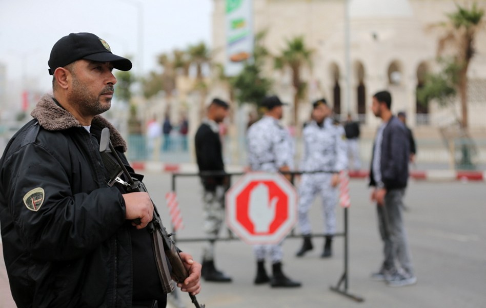 وزارة الداخلية تؤمن وتسهل حركة الجماهير في مسيرات العودة	