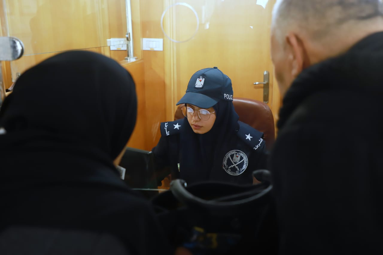 صور أطقم "المعابر" تُسهل مغادرة فوج المعتمرين الثالث (12 ديسمبر)