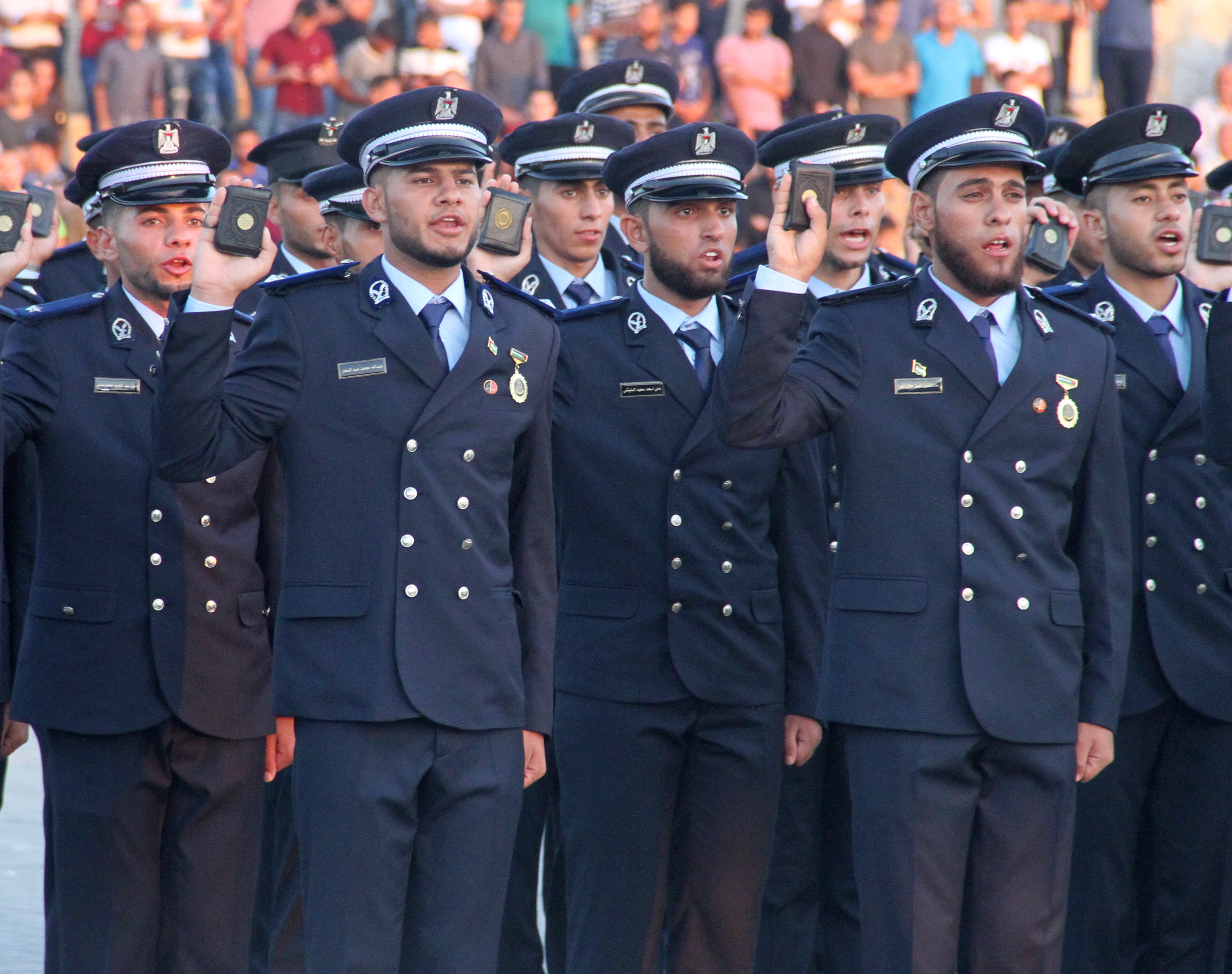 كلية الرباط تُخرّج 54 ضابطاً ضمن فوج "العودة"