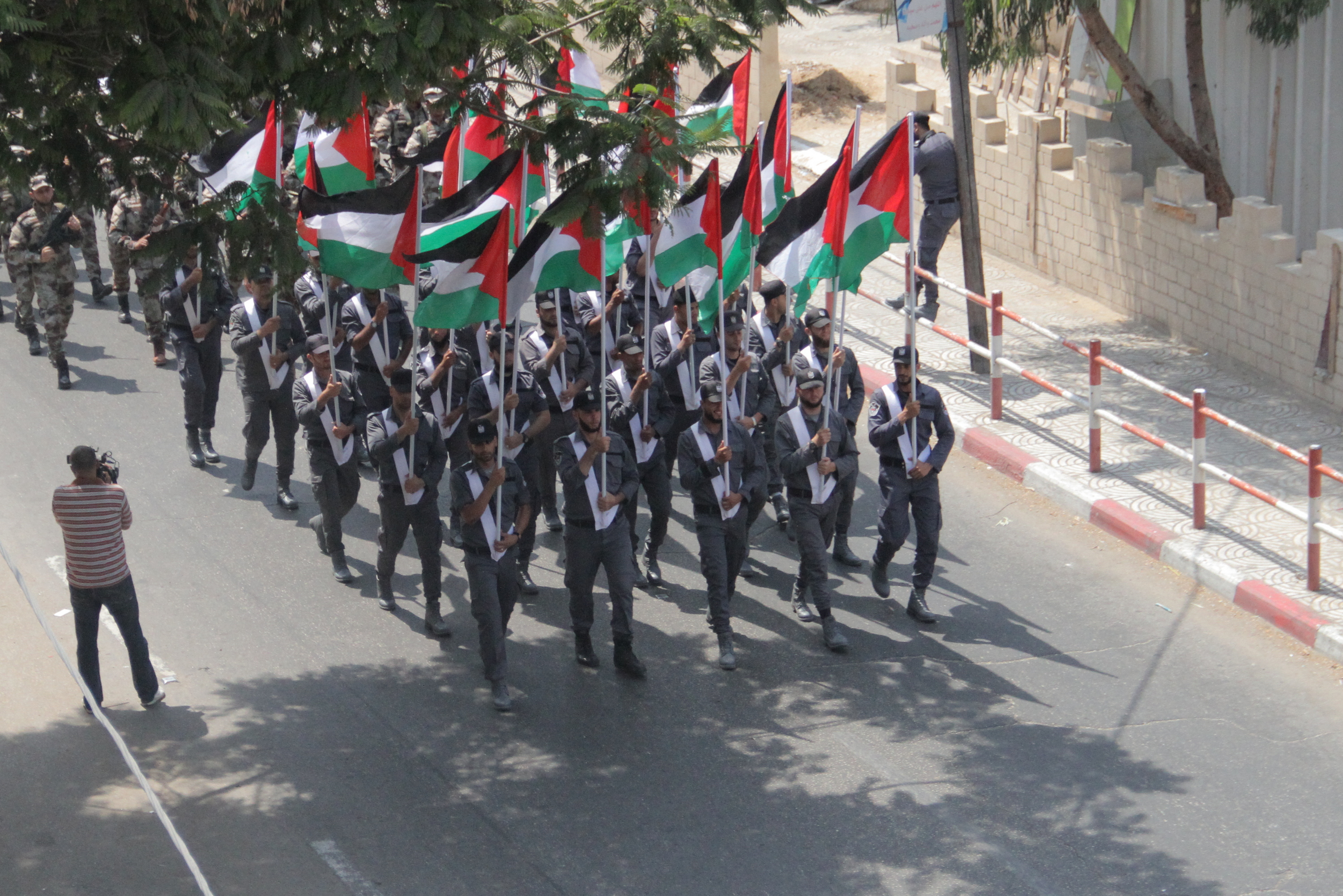 الداخلية تُنظم استعرضاً عسكرياً تضامناً مع المسجد الأقصى