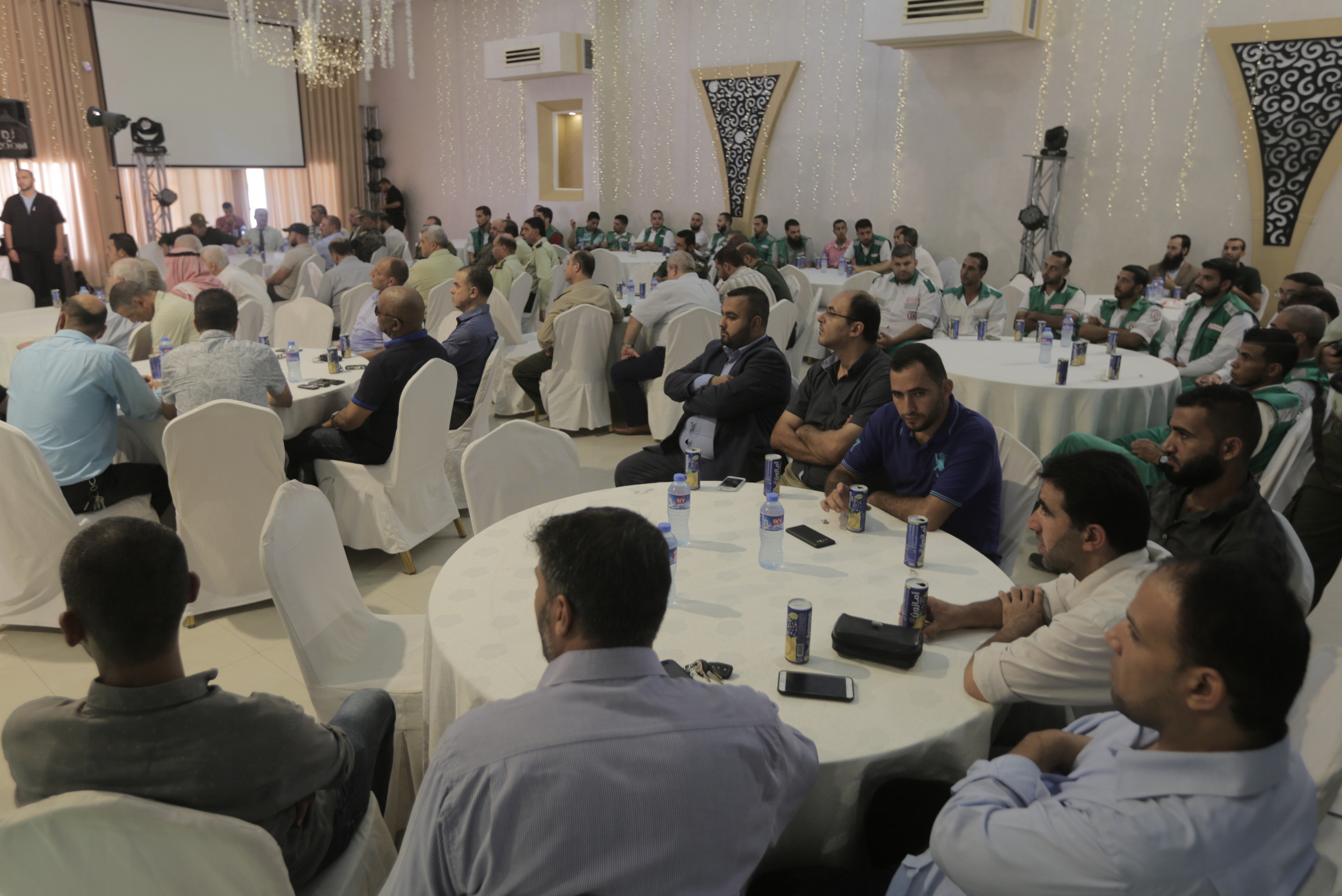 الخدمات الطبية تكرم طواقمها العاملة خلال مسيرات العودة