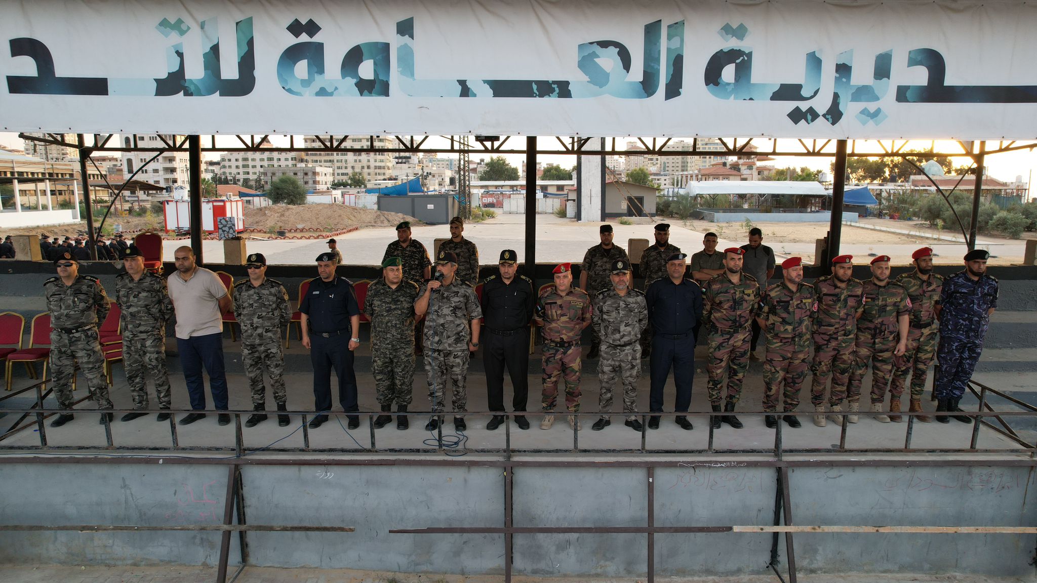 "الداخلية" تُنظم مسيراً عسكرياً تكريماً لشهداء الأجهزة الأمنية بالضفة