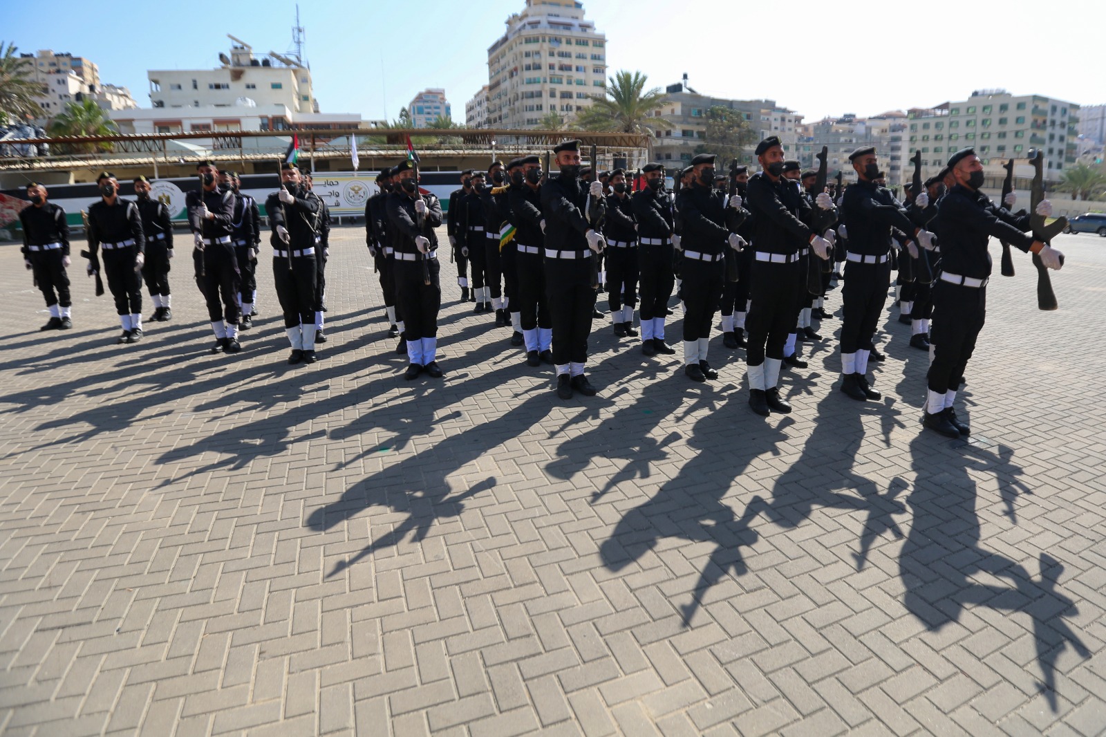 كلية الرباط تُخرج المخيم المغلق لدورة الطلاب المستجدين 