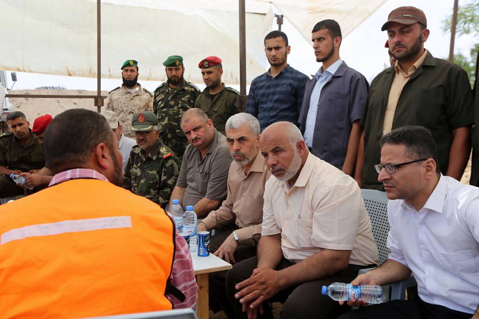 قيادتا حماس واللجنة الإدارية تتفقدان الحدود الجنوبية