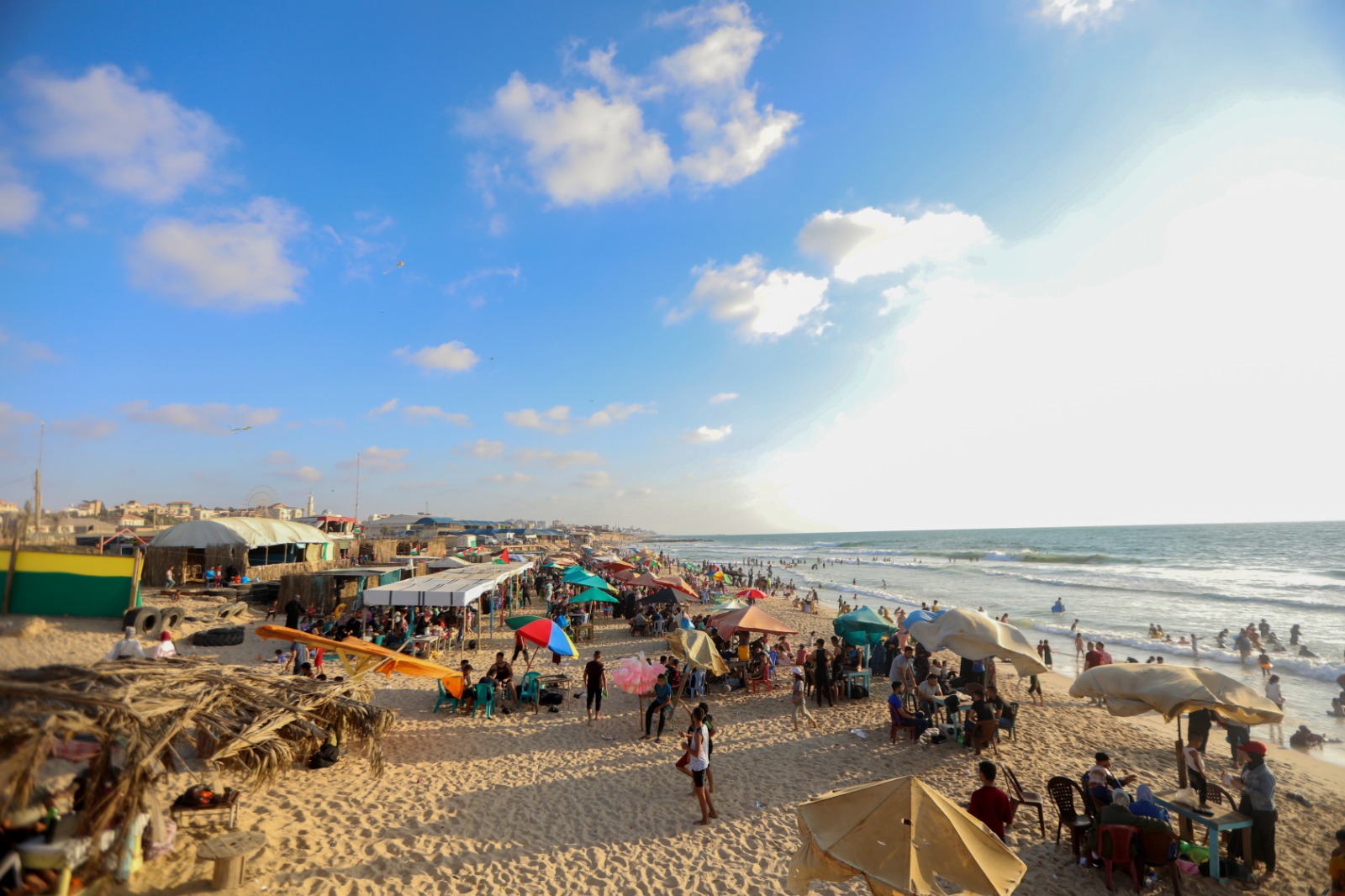 المواطنون في غزة يقضون إجازة عيد الأضحى المبارك