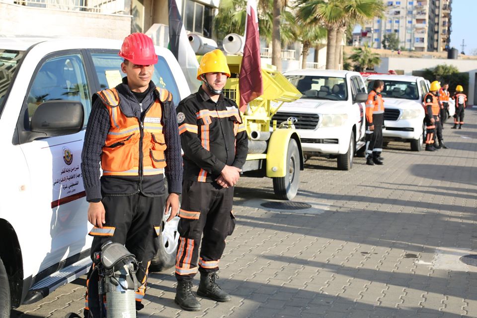 الداخلية تتسلّم مركبات ومعدات للدفاع المدني من دولة قطر