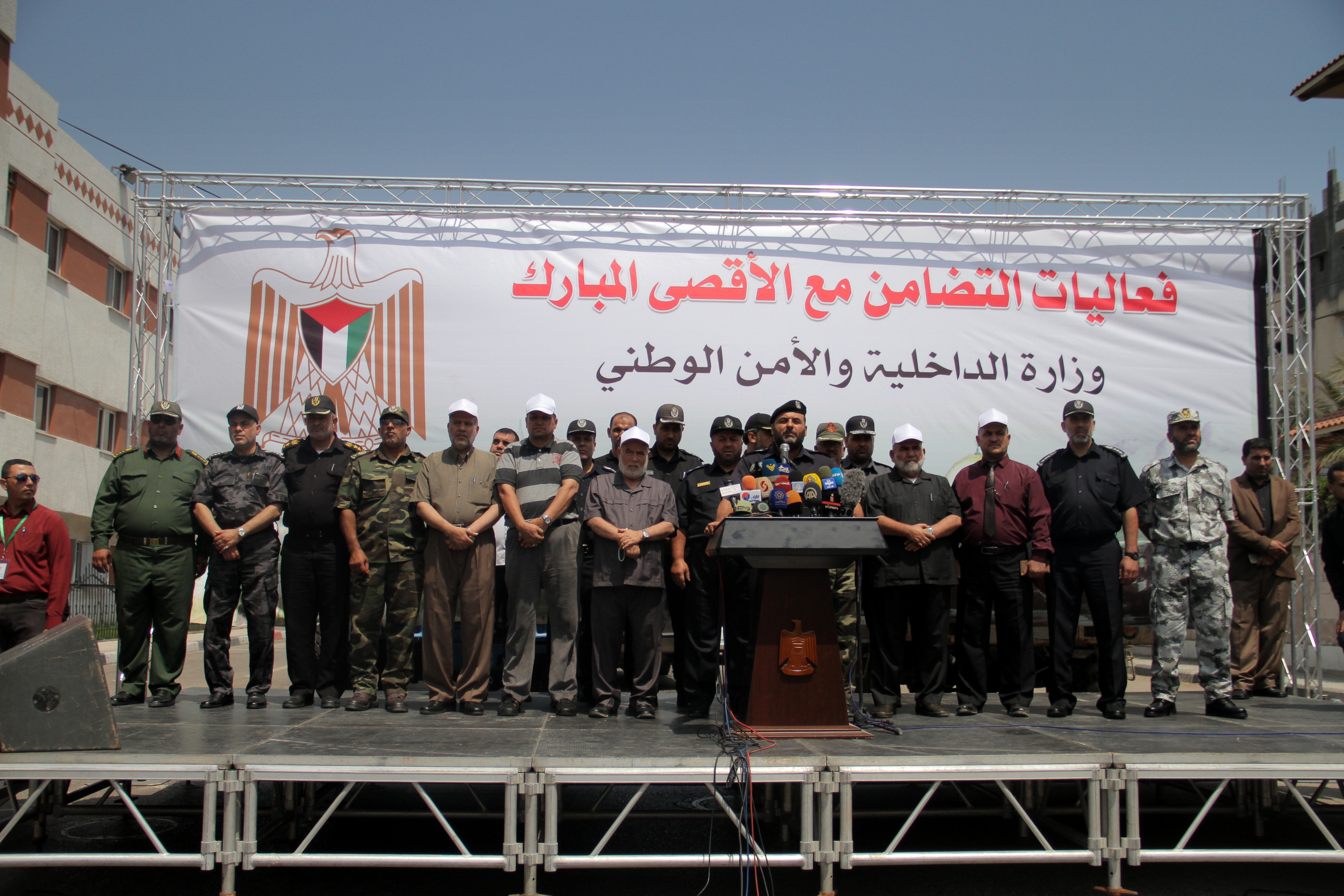 الداخلية تُنظم استعرضاً عسكرياً تضامناً مع المسجد الأقصى