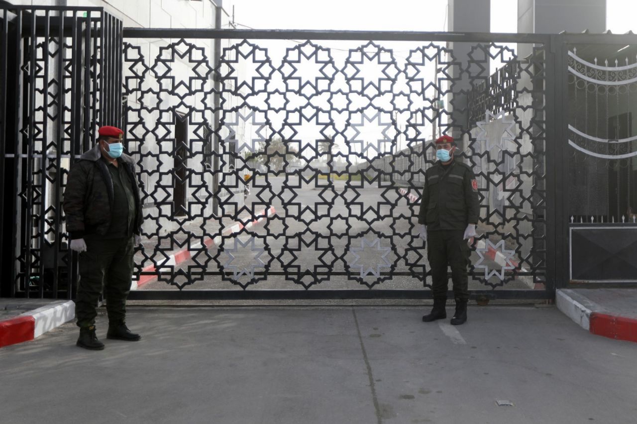 إجراءات الوقاية والسلامة في المعابر التجارية