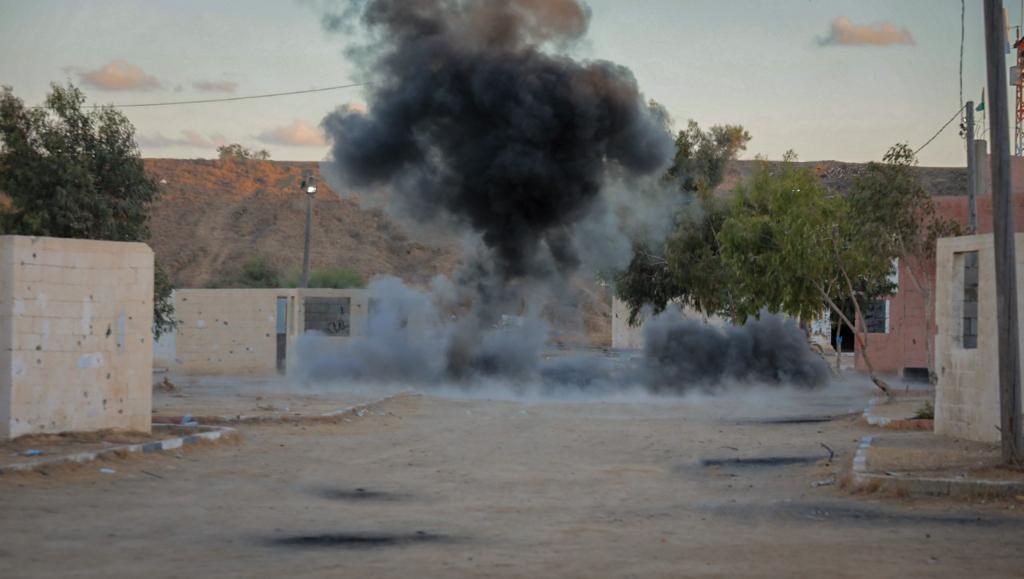 مناورة تدريبية لطلاب "دورة الصاعقة" بكلية الرباط 