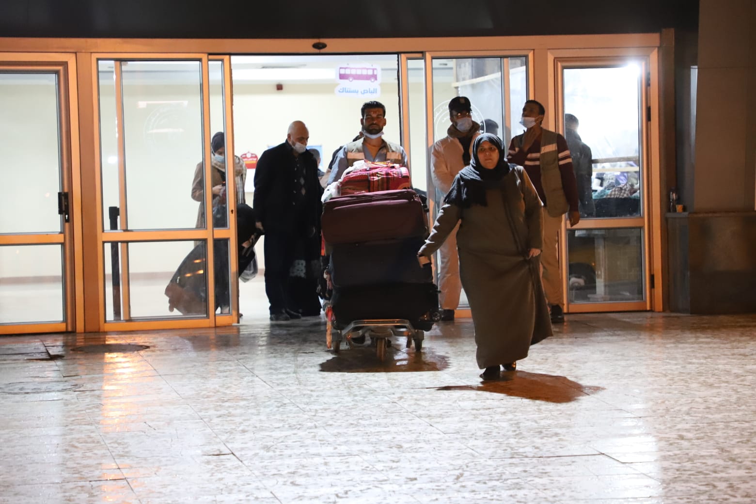 حركة معبر رفح البري خلال أيام فتحه استثنائيًا لمدة أربعة أيام في الاتجاهين