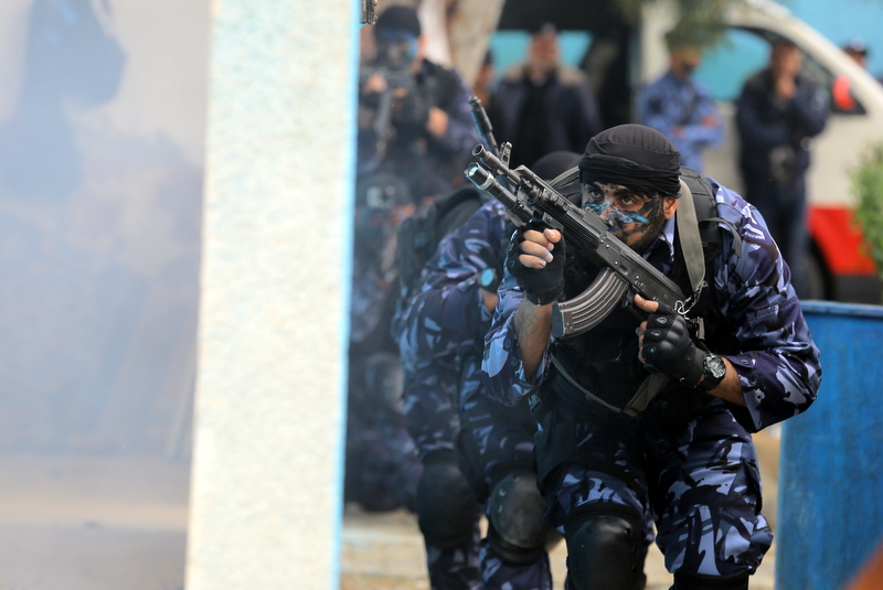 تخريج "دورة غزة سيف الأقصى" - ضباط وضباط صف بالشرطة 