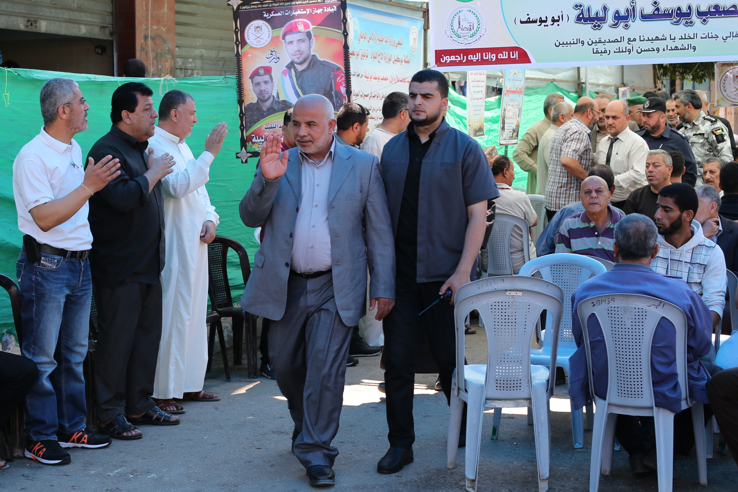 قيادة "الداخلية" تقدم واجب العزاء لذوي شهداء الوزارة في مسيرات العودة بذكرى النكبة