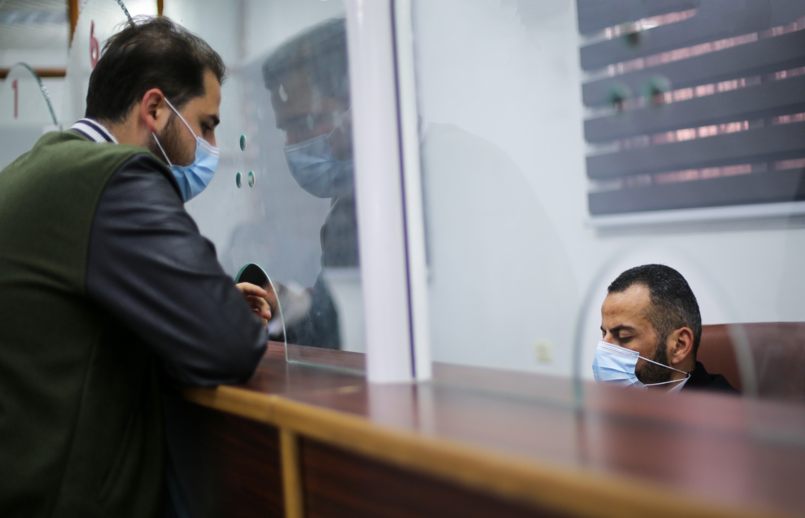 عمل أطقم مكتب التسجيل للسفر بالهيئة العامة للمعابر والحدود،