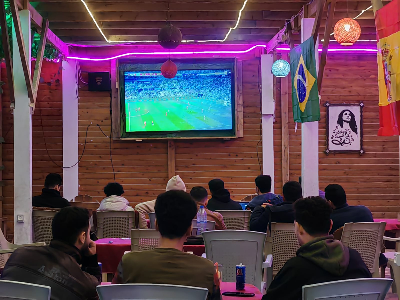 صور من تجمعات للمواطنين بغزة لمشاهدة مباريات كأس العالم