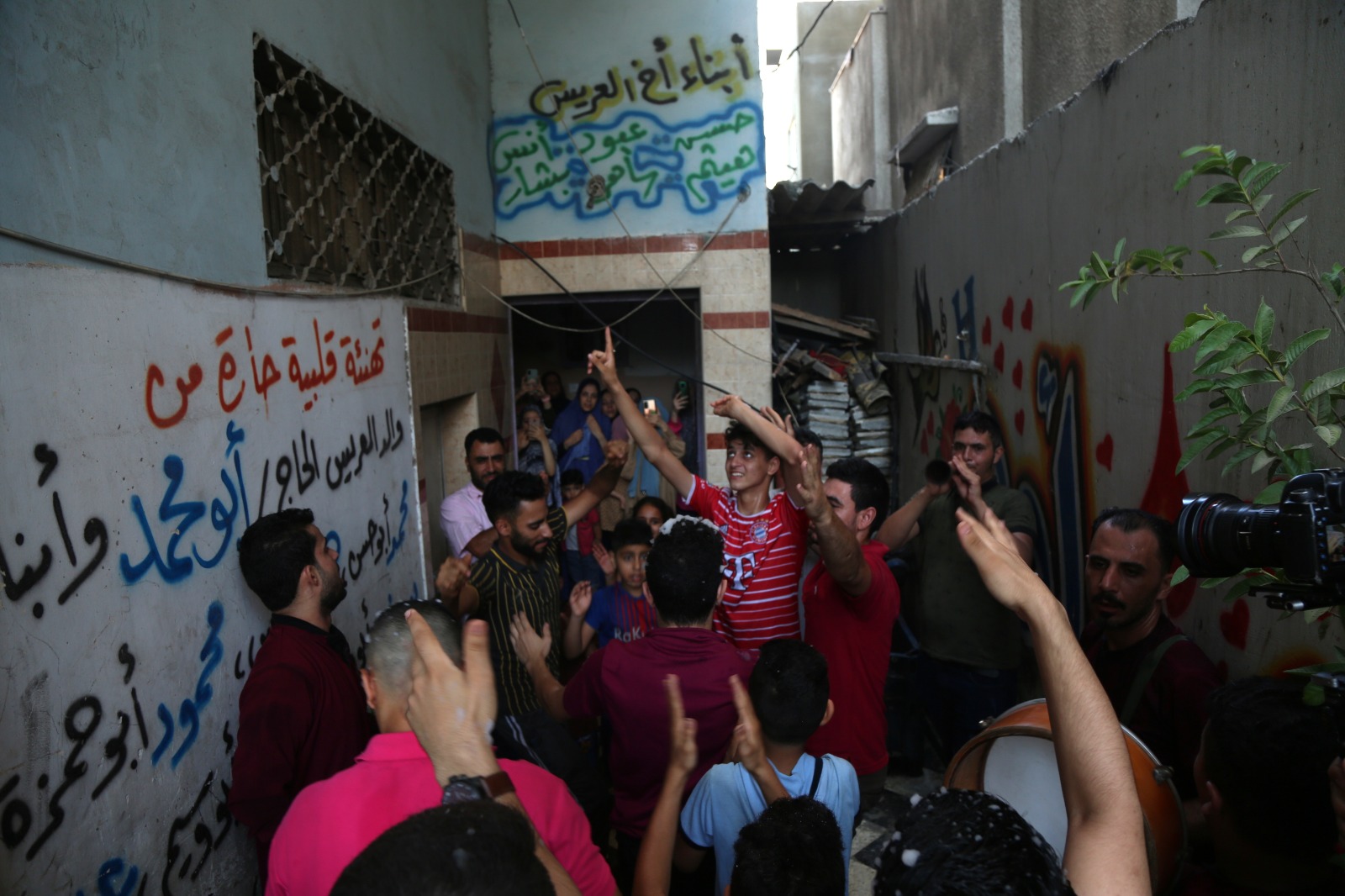 صور من أجواء احتفال المواطنين في قطاع غزة بنجاح الطلبة في الثانوية العامة