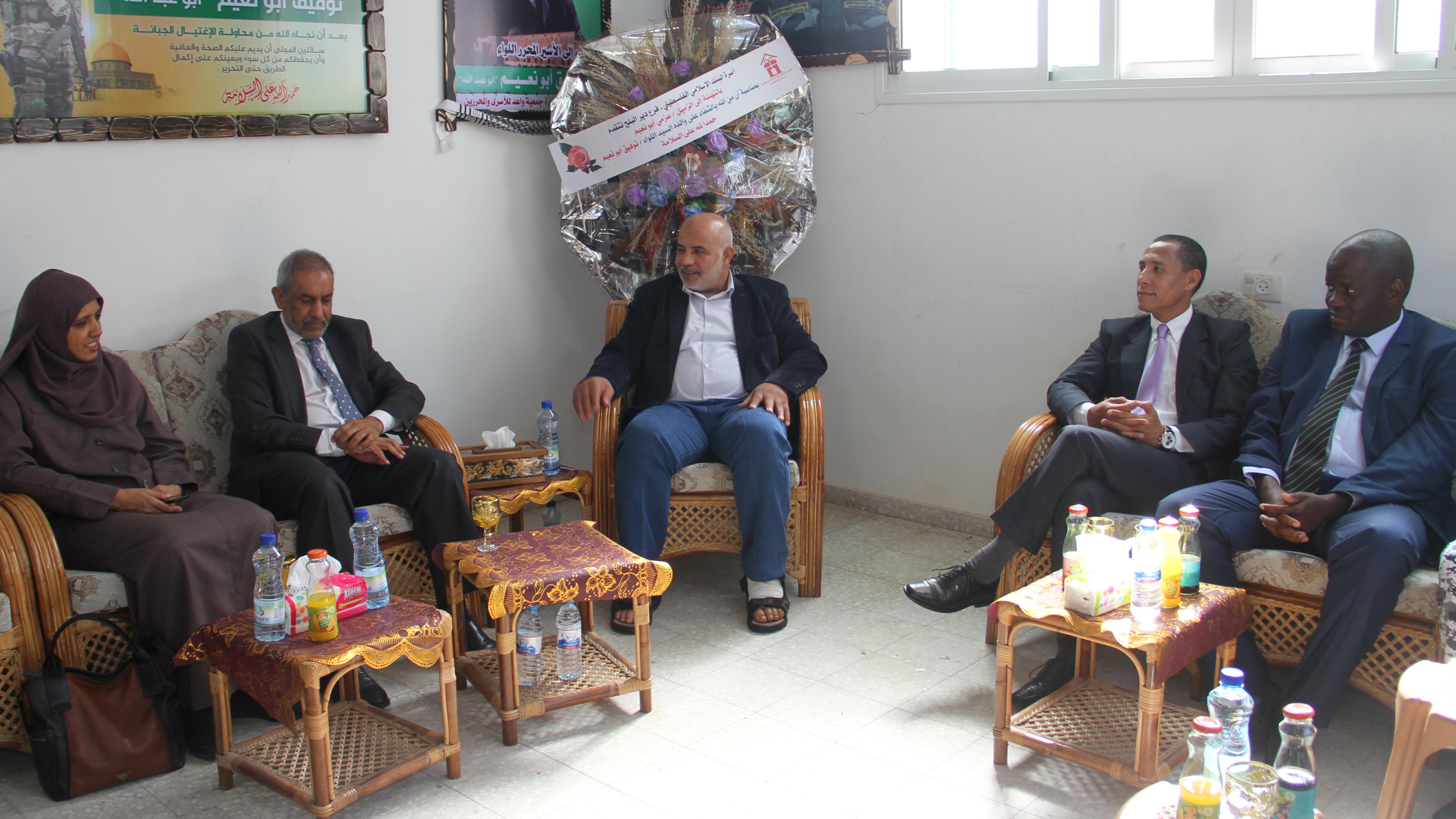 زيارة سفير جنوب أفريقيا للواء توفق أبو نعيم في بيته