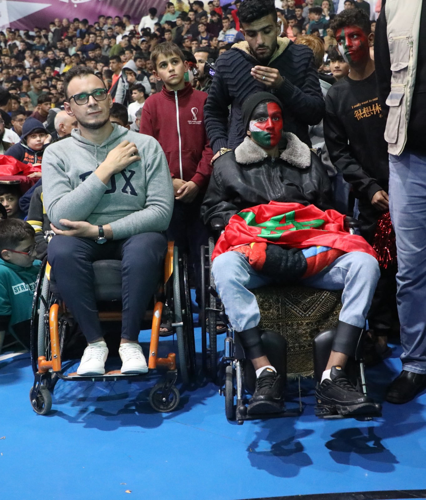 أجواء متابعة المواطنين بغزة مباراة منتخب المغرب في كأس العالم بقطر والاحتفال بتأهله التاريخي لنصف نهائي البطولة