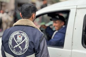 "الشرطة المجتمعية" بخانيونس تُنهي 3 خلافات مالية بـقيمة 40 ألف شيكل