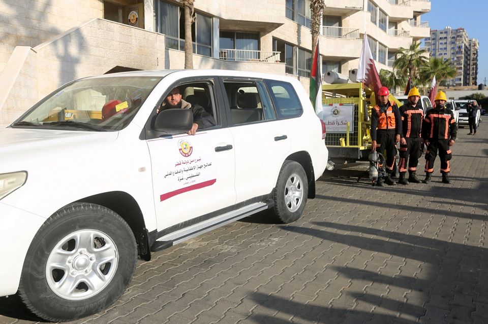 الداخلية تتسلّم مركبات ومعدات للدفاع المدني من دولة قطر