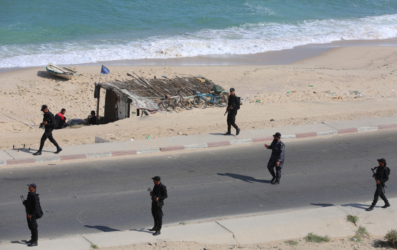 مديرية التدريب تُنظم مسيراً عسكرياً للدفعة الأولى من الدورة التأسيسية الثانية