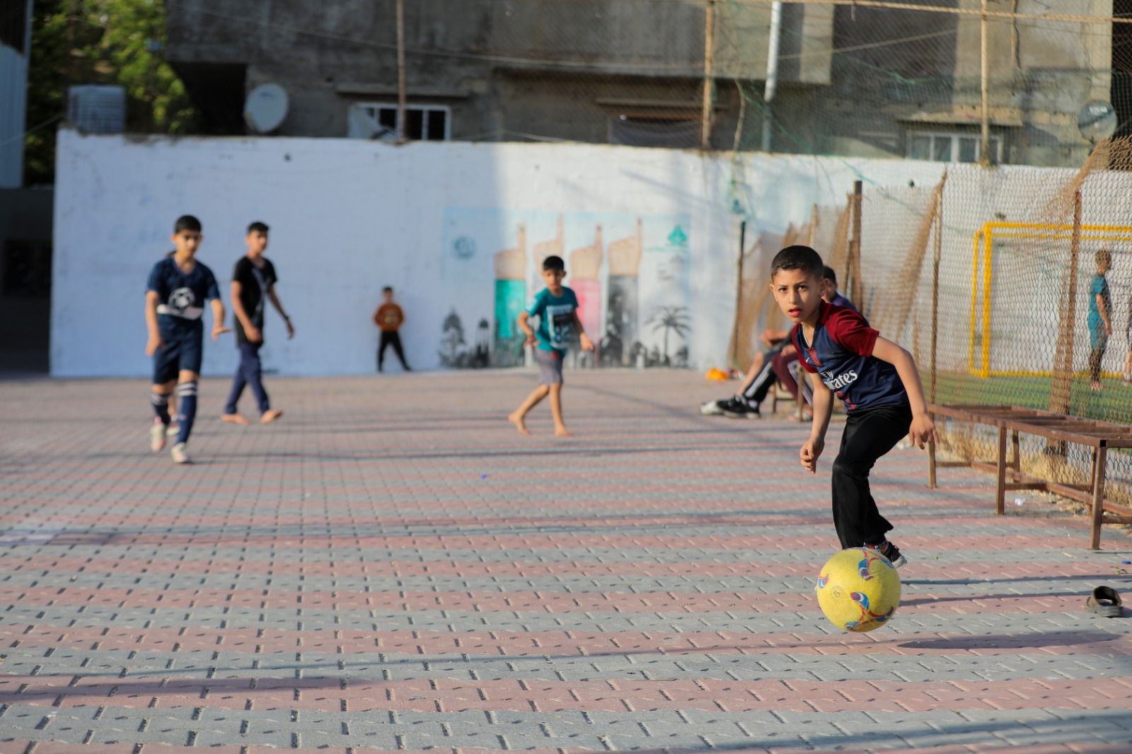  اصطياف المواطنين على شاطئ البحر والأماكن الترفيهية