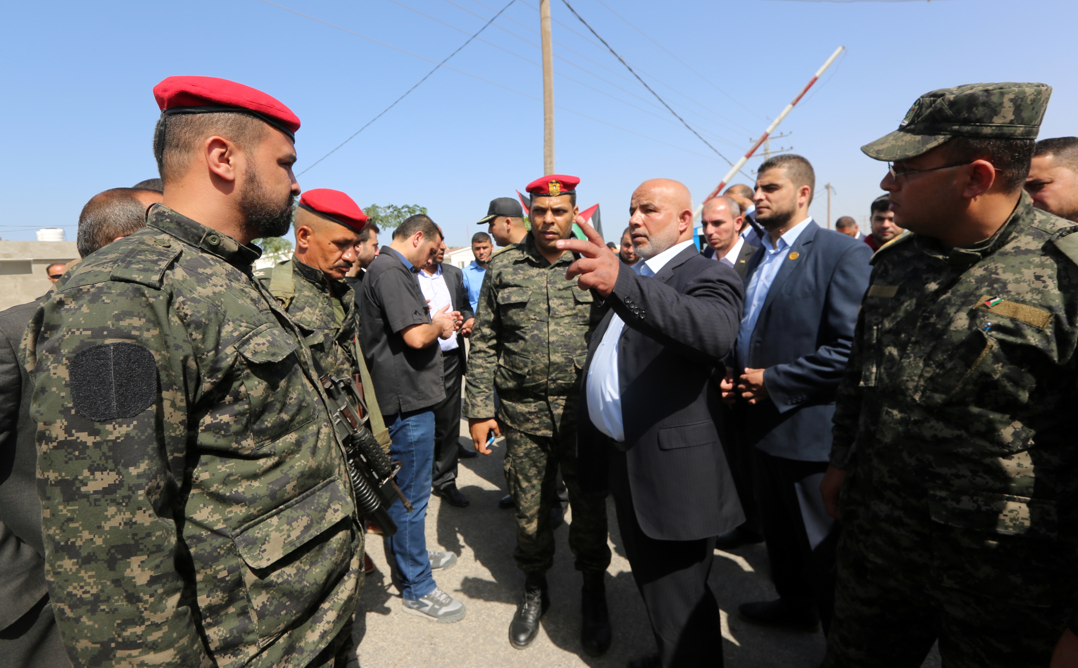 وزارة الداخلية تُؤمن وصول وفد الحكومة لغزة