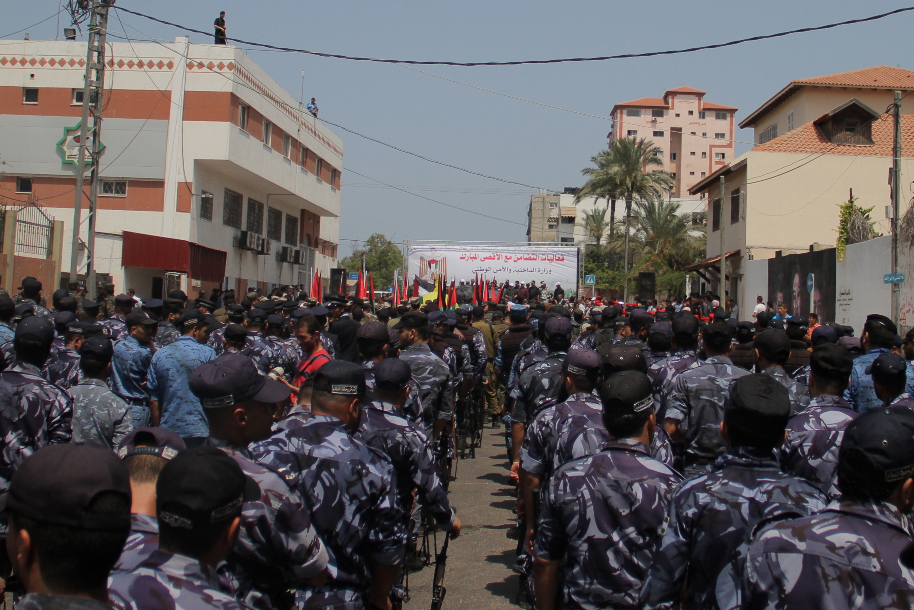 الداخلية تُنظم استعرضاً عسكرياً تضامناً مع المسجد الأقصى