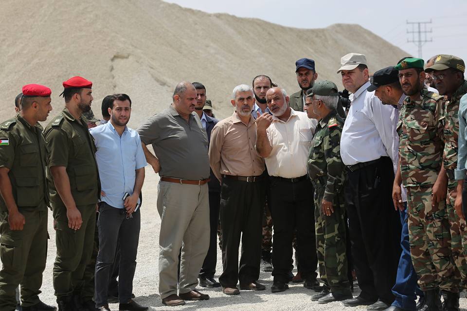 قيادتا حماس واللجنة الإدارية تتفقدان الحدود الجنوبية