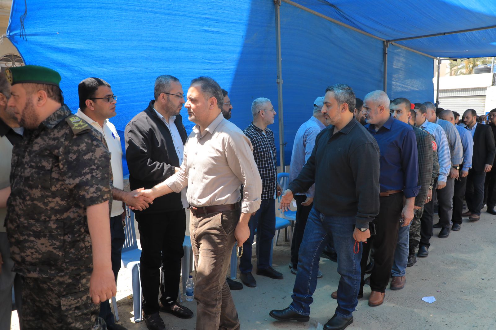 قيادة "الداخلية" تُقدم واجب العزاء لذوي شهداء العدوان الإسرائيلي