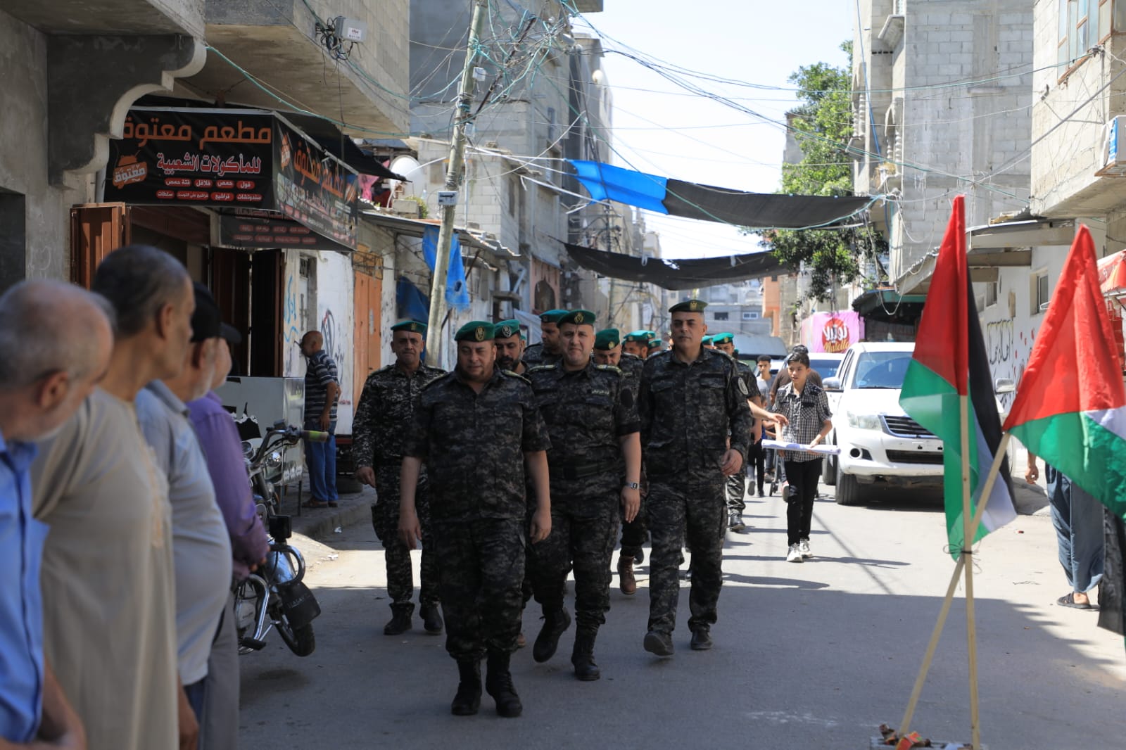 "قيادة الداخلية" تشارك في بيت عزاء شهيد الواجب ملازم "خالد محمد مصلح"