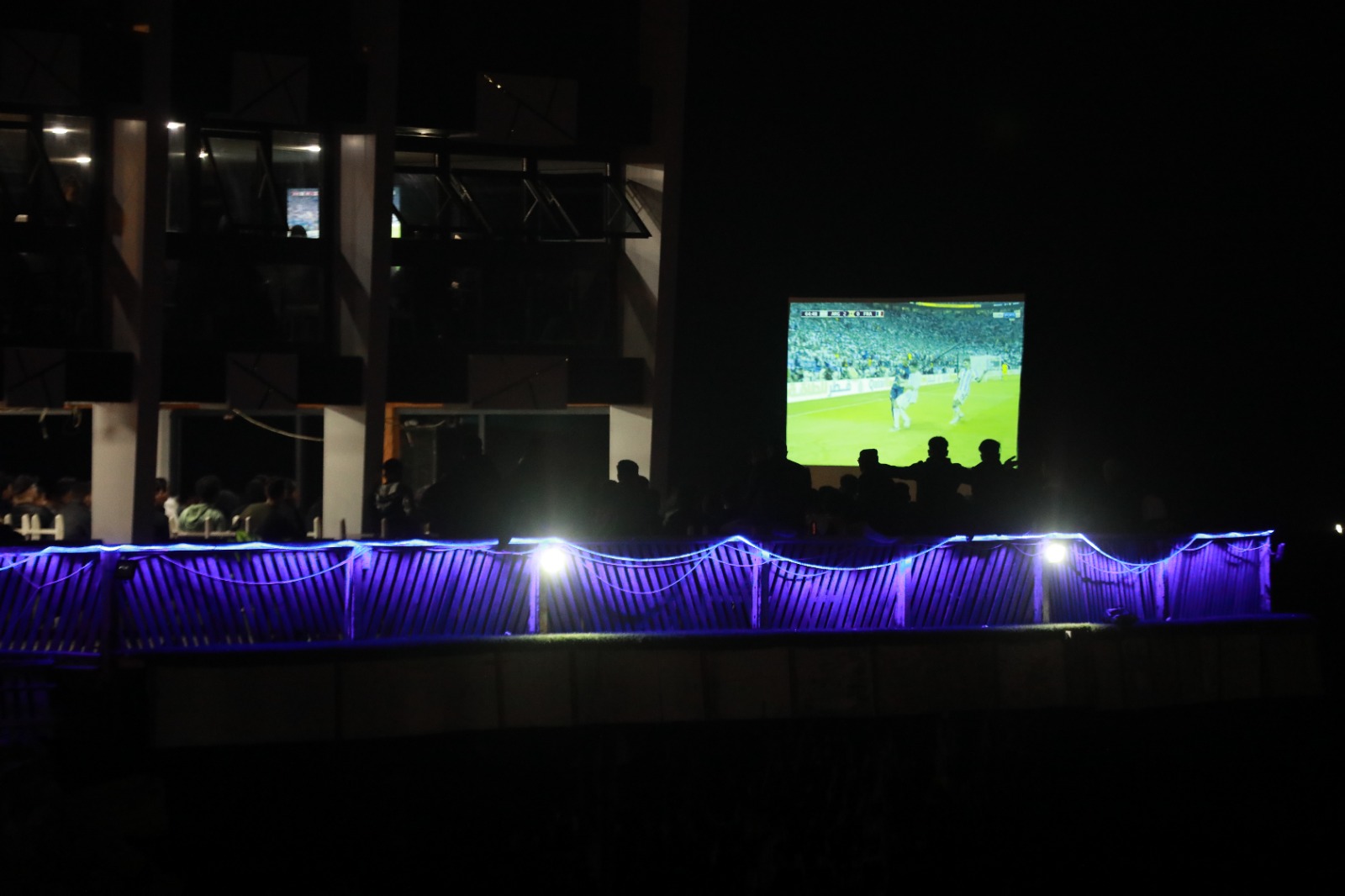 أجواء متابعة المواطنين في غزة مباراة نهائي كأس العالم - قطر 2022 مساء اليوم.