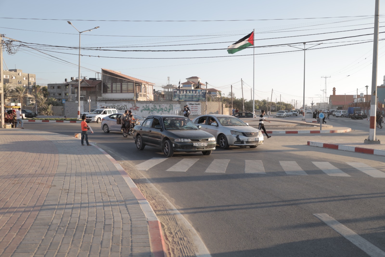 اصطياف المواطنين بغزة على شاطئ البحر وعدد من الأماكن الترفيهية خلال الإجازة الأسبوعية