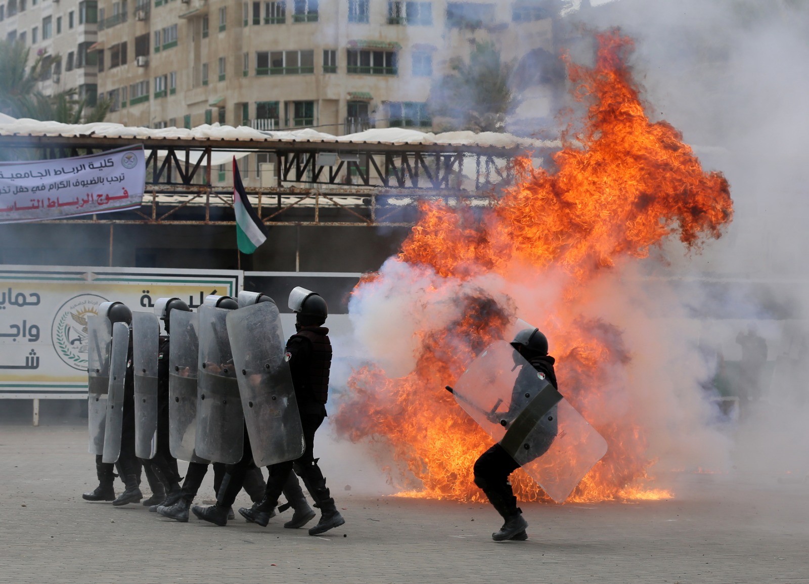 صور.. كلية "الرباط" تُخرج الدفعة التاسعة بكالوريوس "العلوم الشرطية"