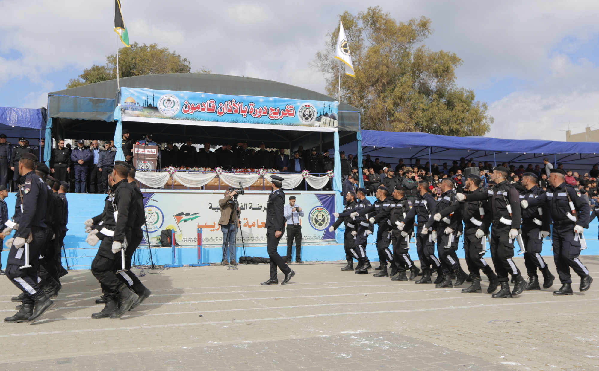 بالصور.. حفل تخريج دورة صف الضباط لـ22 لجهاز الشرطة "بالآذان قادمون"